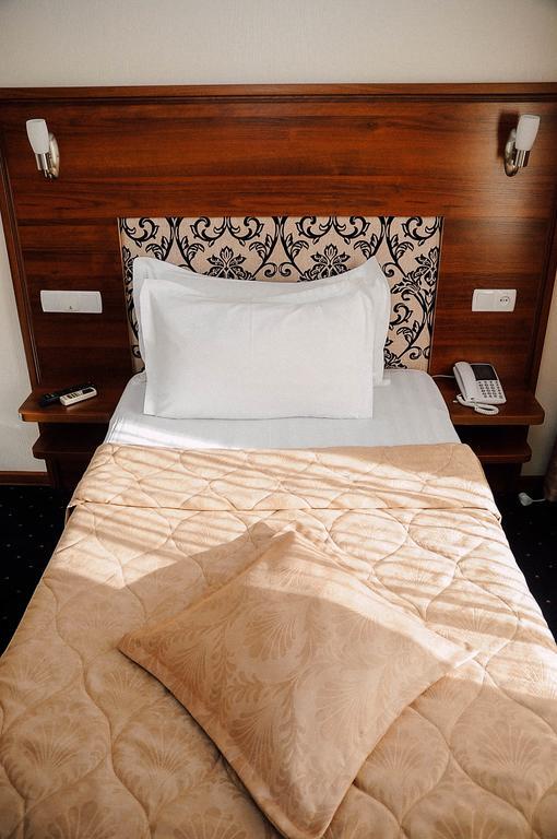 Dostyk Hotel Shymkent Ngoại thất bức ảnh