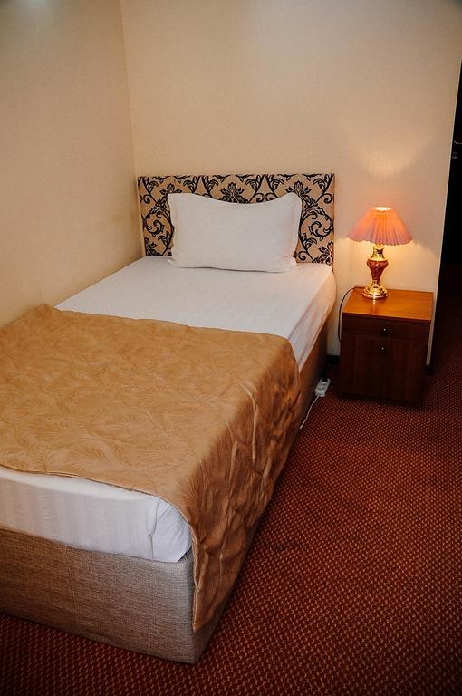 Dostyk Hotel Shymkent Ngoại thất bức ảnh
