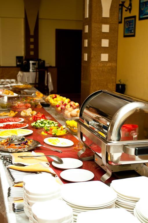 Dostyk Hotel Shymkent Ngoại thất bức ảnh