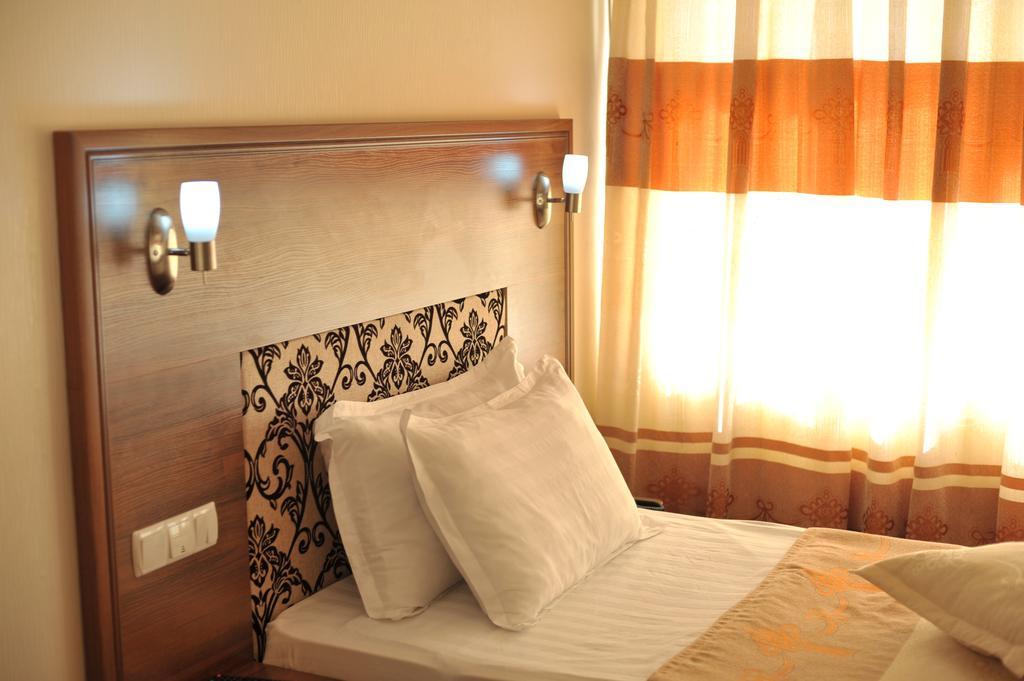 Dostyk Hotel Shymkent Ngoại thất bức ảnh