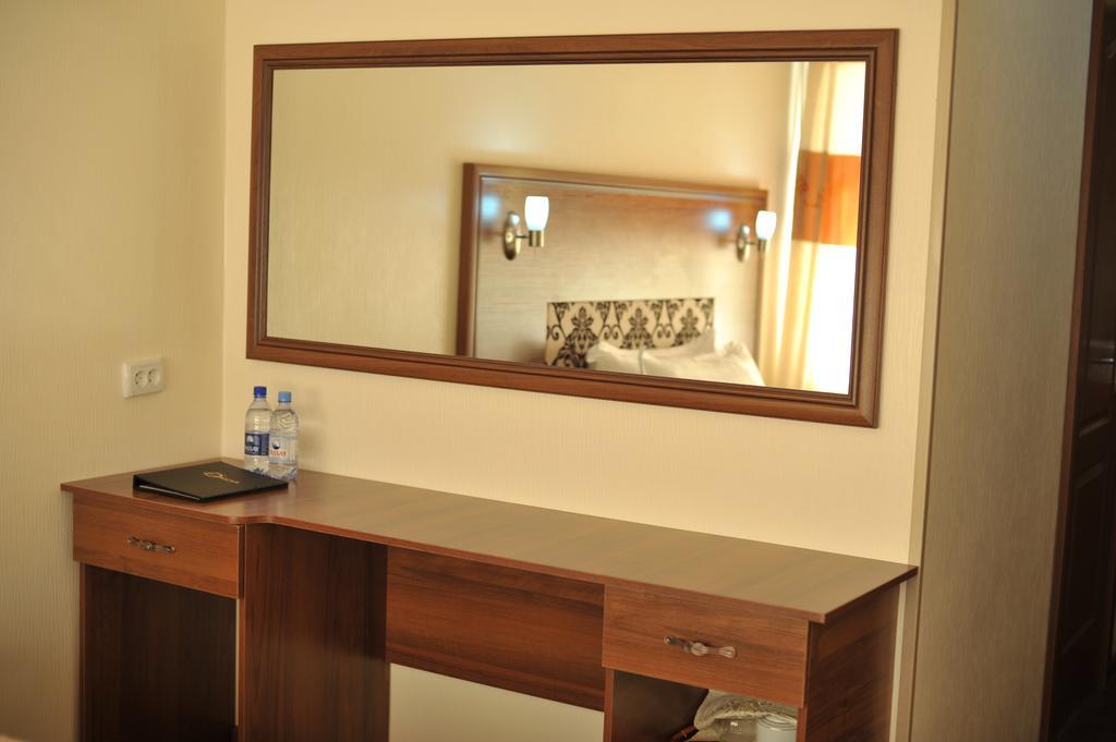 Dostyk Hotel Shymkent Ngoại thất bức ảnh