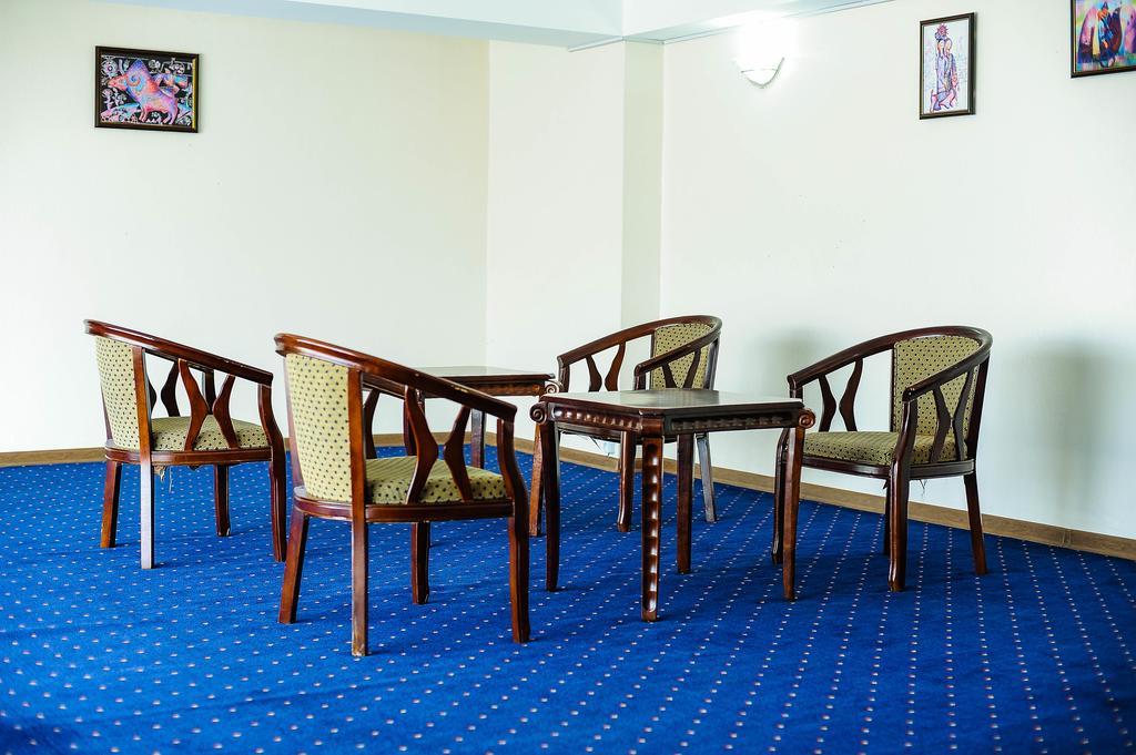 Dostyk Hotel Shymkent Ngoại thất bức ảnh