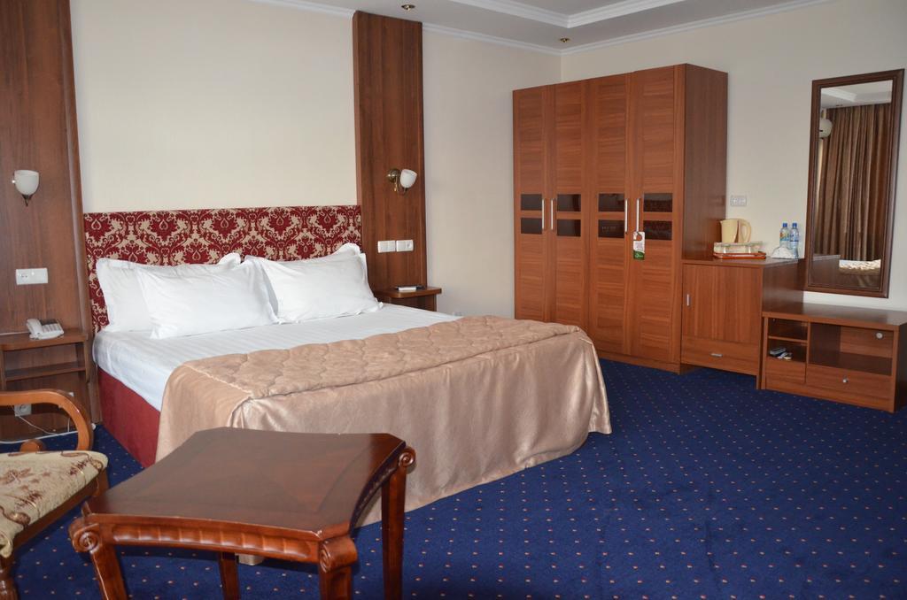 Dostyk Hotel Shymkent Ngoại thất bức ảnh