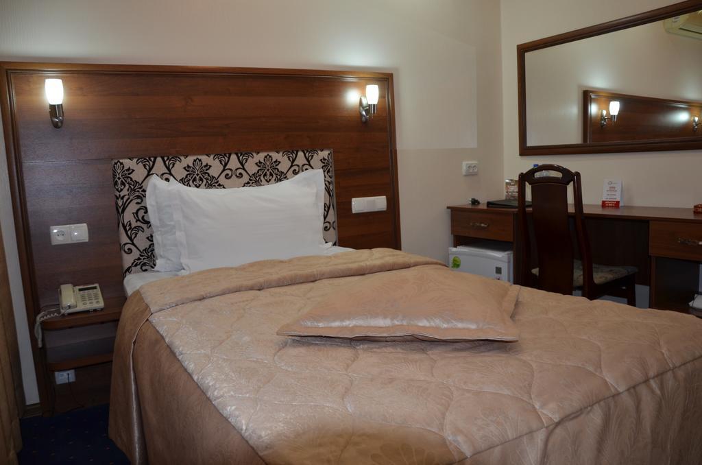 Dostyk Hotel Shymkent Ngoại thất bức ảnh