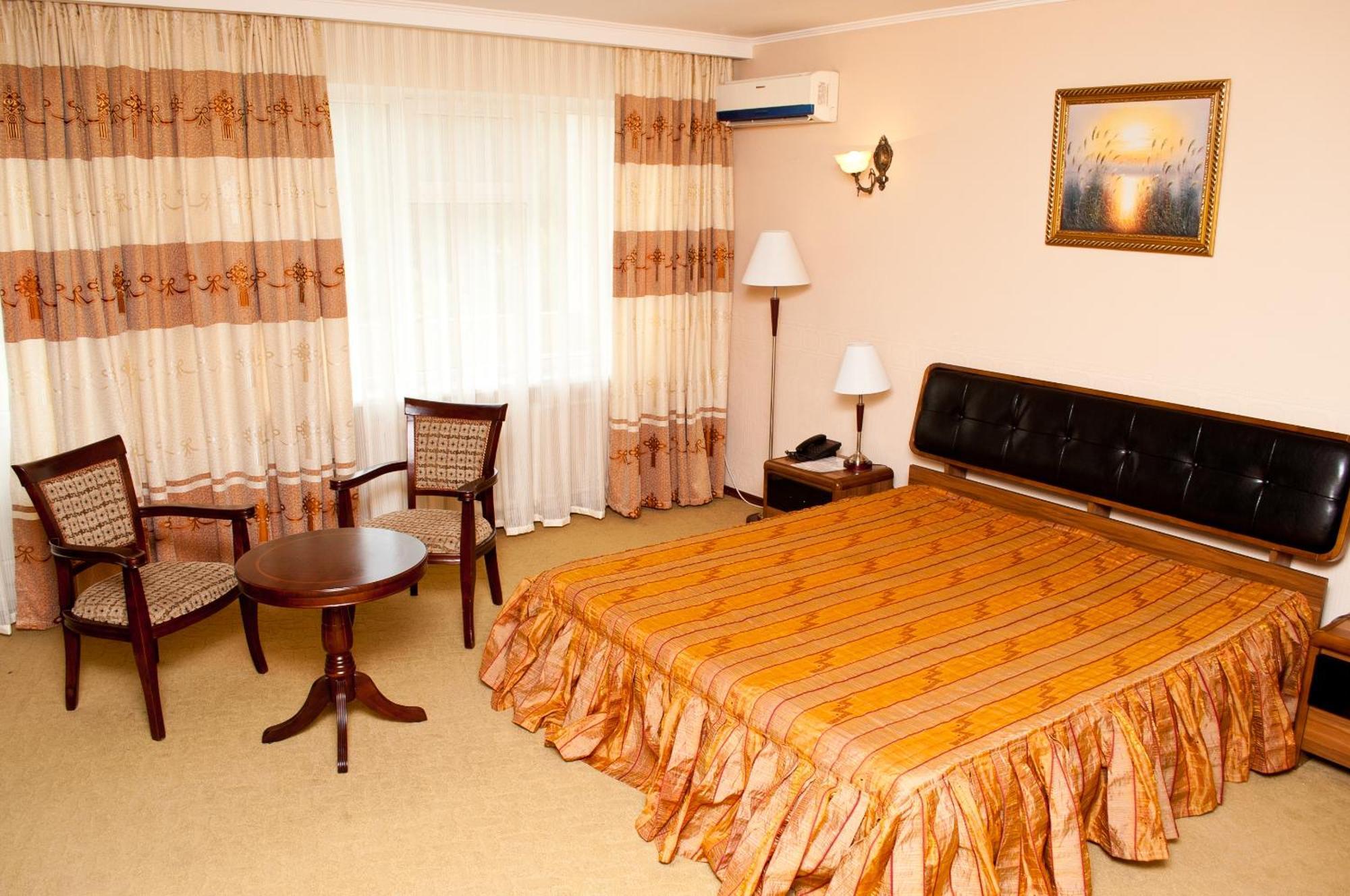 Dostyk Hotel Shymkent Ngoại thất bức ảnh