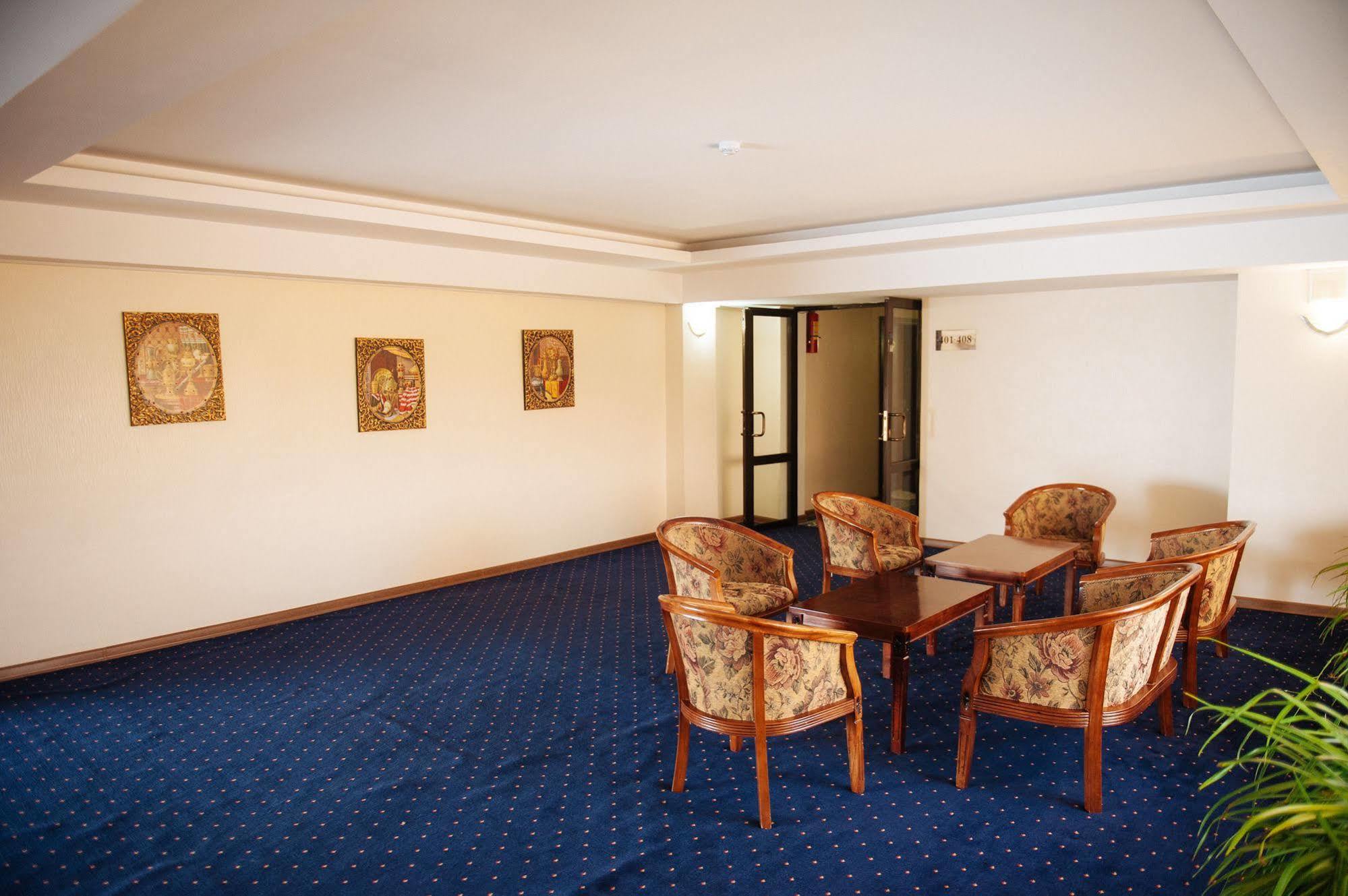 Dostyk Hotel Shymkent Ngoại thất bức ảnh