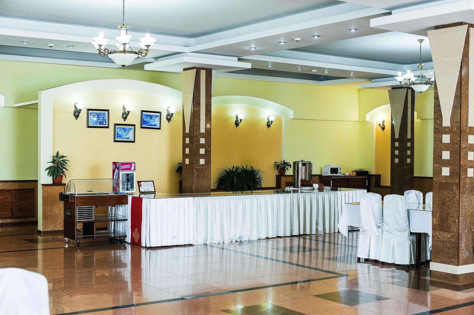 Dostyk Hotel Shymkent Ngoại thất bức ảnh