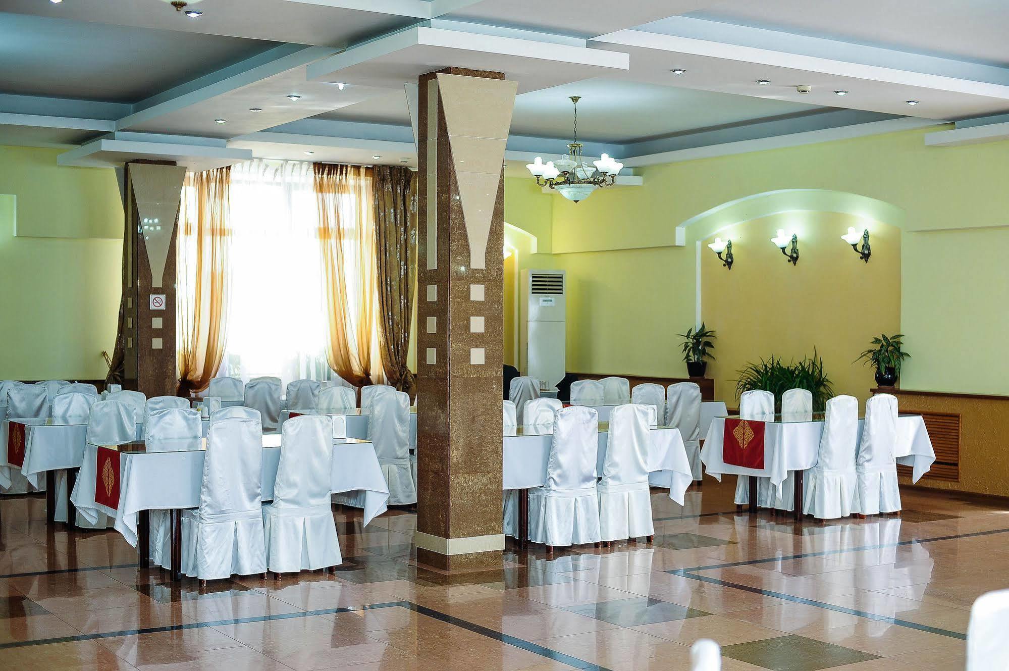 Dostyk Hotel Shymkent Ngoại thất bức ảnh