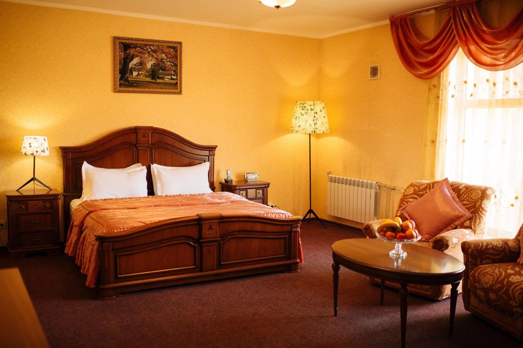 Dostyk Hotel Shymkent Ngoại thất bức ảnh