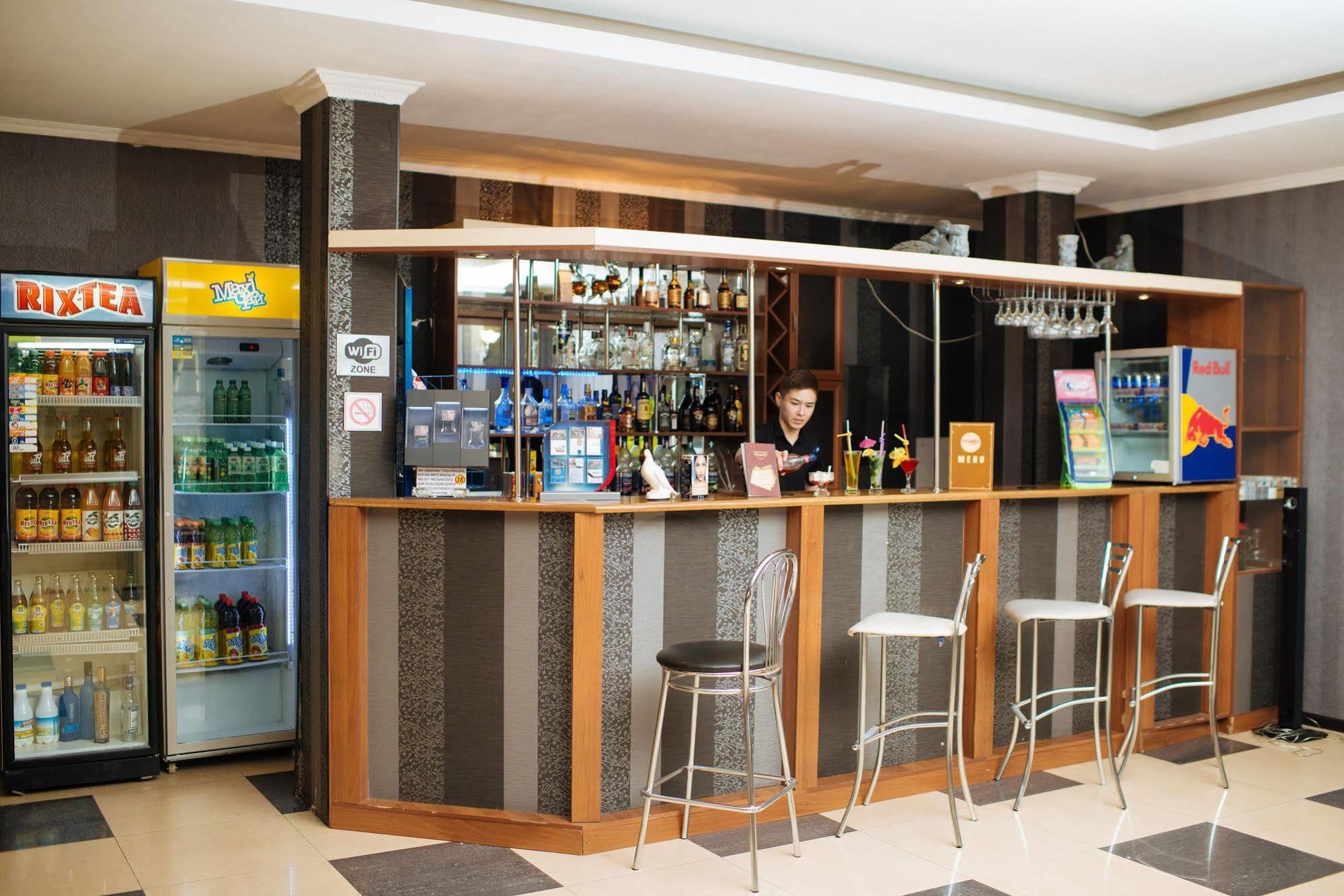 Dostyk Hotel Shymkent Ngoại thất bức ảnh